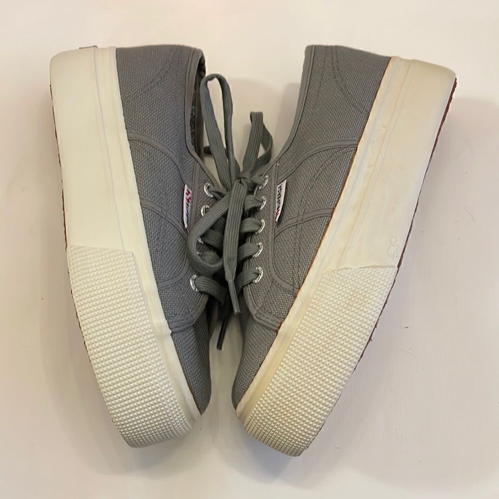 SUPERGA GREY WHITE SNEAKERS. NEW.